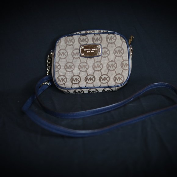 EUC-MICHAEL KORS CROSSBODY - Picture 2 of 4